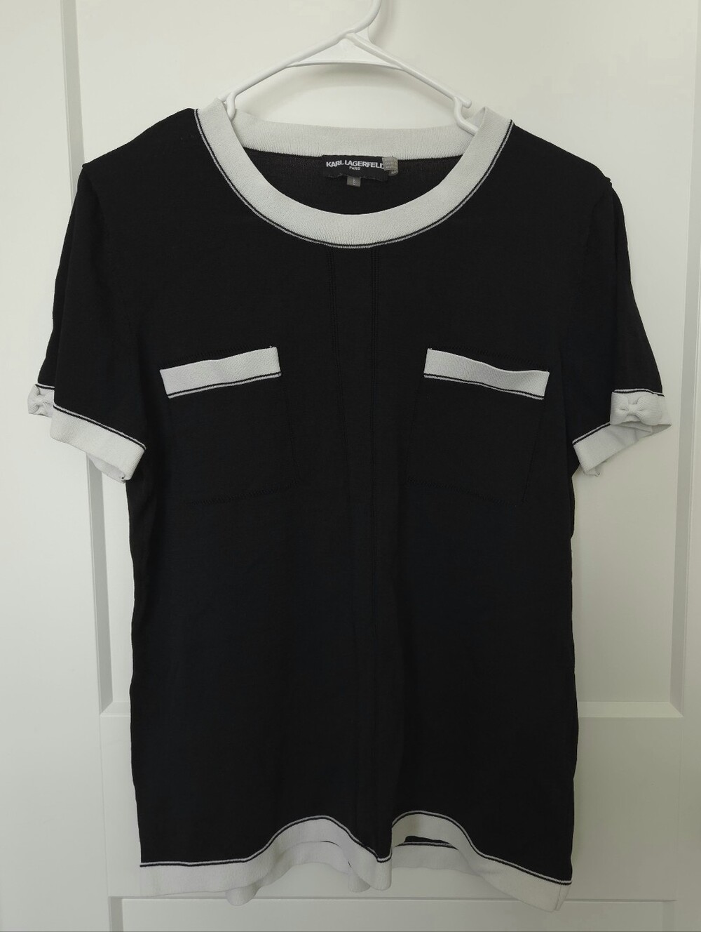 Karl Lagerfeld Black Short Sleeve Knit Blouse with White Trim. Size L. #SW
